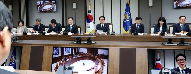 국가정책조정회의 주재하는 김민석 국무총리