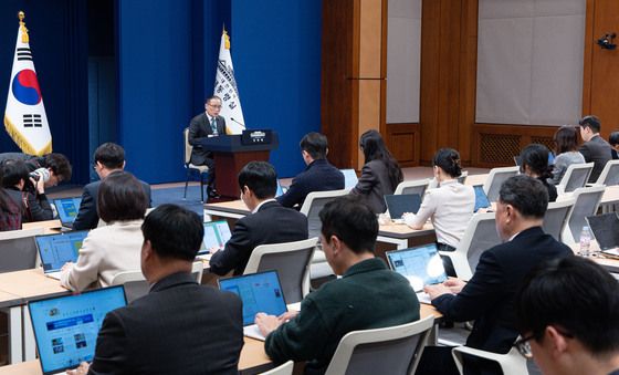 발언하는 위성락 안보실장