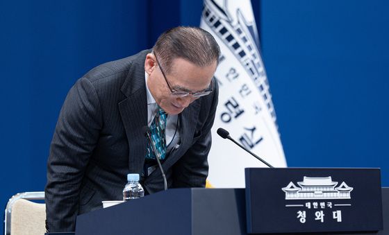 인사하는 위성락 안보실장