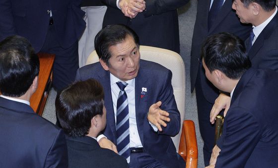 김용민과 현안 논의하는 정청래