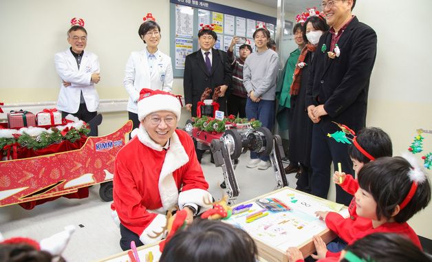 배경훈 부총리, 한국원자력의학원 방문