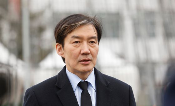 광주 참사 분향소 찾은  조국 대표