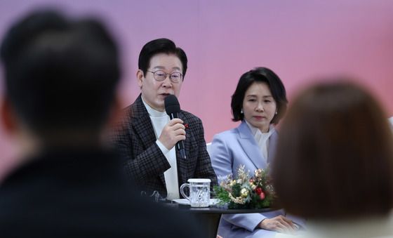 희귀질환 환우와 가족 만나는 이재명 대통령