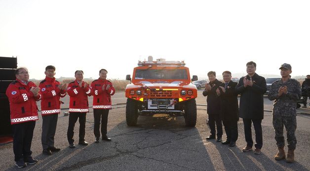 산림청, 軍 소형전술차량 기반 산불진화차량 64대 출고