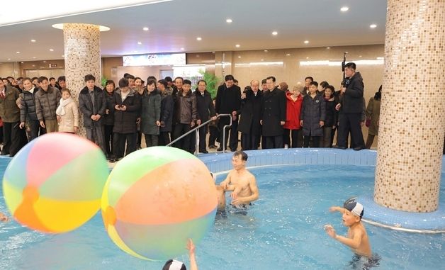 北 정평군 종합봉사소 준공식 진행…"인민대중제일주의가 낳은 귀중한 창조물"