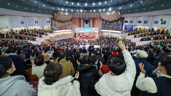 성탄절 교회 찾은 시민들