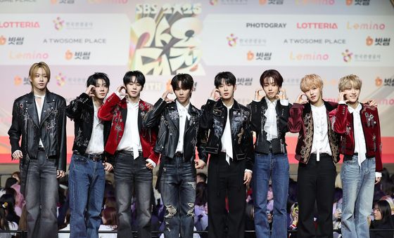 아홉, SBS 가요대전 출격