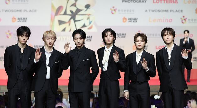 보이넥스트도어, 레드카펫에서 빛나는 잘생김