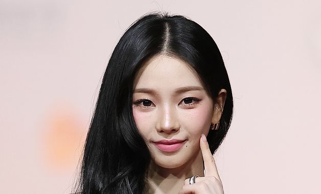 에스파 카리나, 명품 볼 콕!