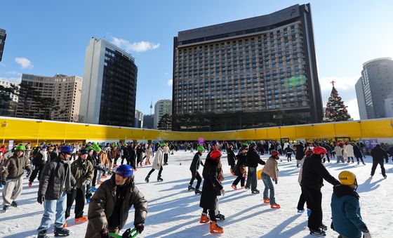 크리스마스, 스케이트장 찾은 시민들