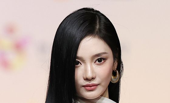 에스파 닝닝, 눈빛에 빠져들어