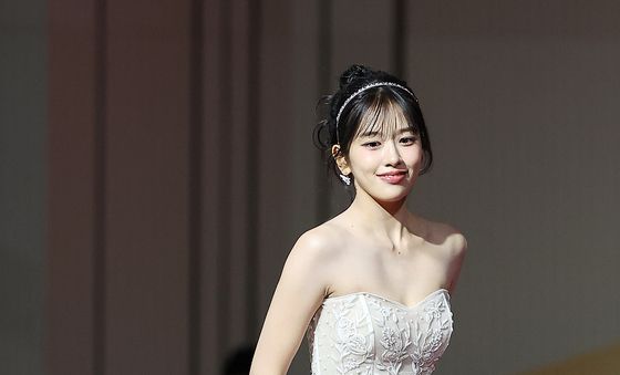 아이브 안유진, 여신의 발걸음