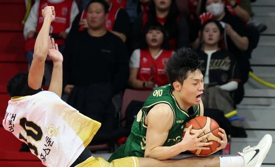 박인웅 '아이쿠야'