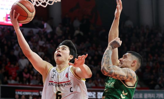 골밑 파고드는 박지훈