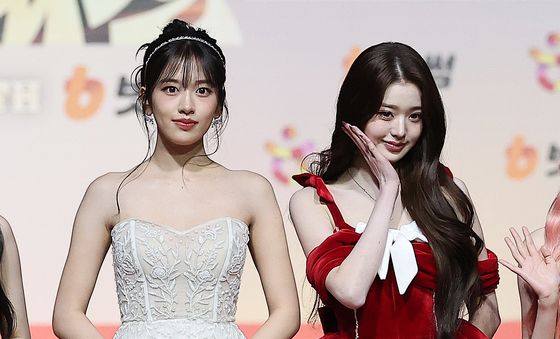 아이브 안유진·장원영, 현실감 제로 미모