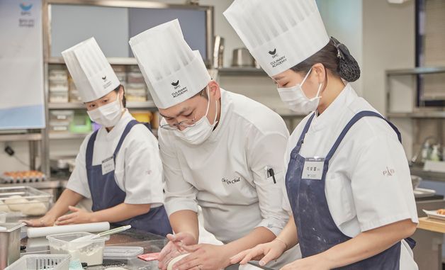 SPC그룹, 해외 파병군에 제빵기술 전수