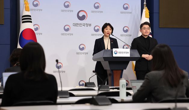 아동정책 기본계획 브리핑하는 이스란 보건복지부 1차관