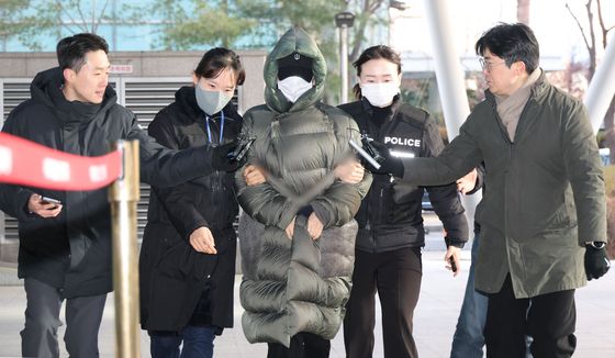 '마약 도피' 황하나, 영장실질심사 출석