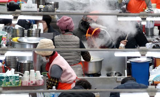한파 녹이는 칼국수