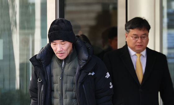 침통한 北 피살 공무원 유족