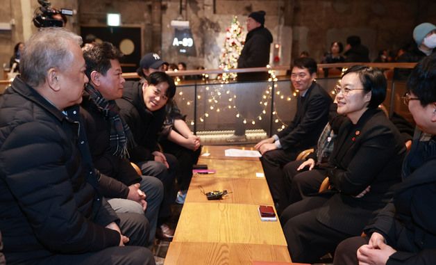 한성숙 장관, 연말 민생 체감경기 점검 나서