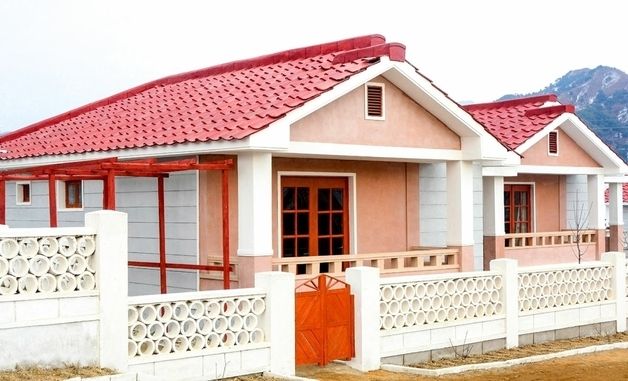 북한 함흥시 "행복의 보금자리에 새 살림 펴는 근로자들" 선전