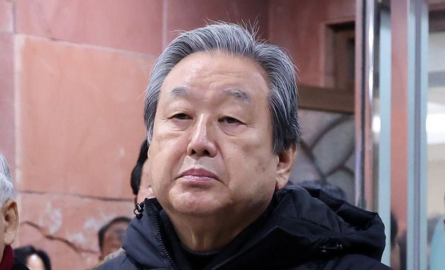 김무성 전 대표, 누나 김문희 명예이사장 마지막 길 배웅