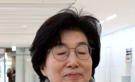 두 번째 특검 조사 마친 김기현 의원 부인