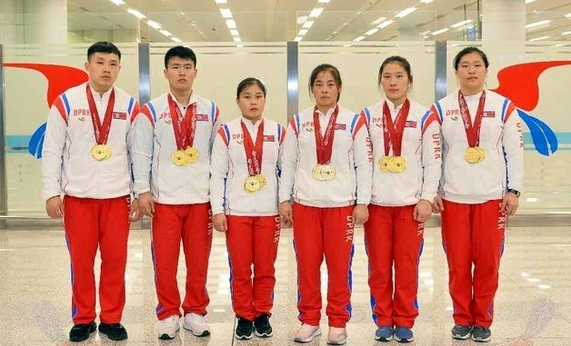 2025 카타르컵 참석한 北 역도 선수들 귀국