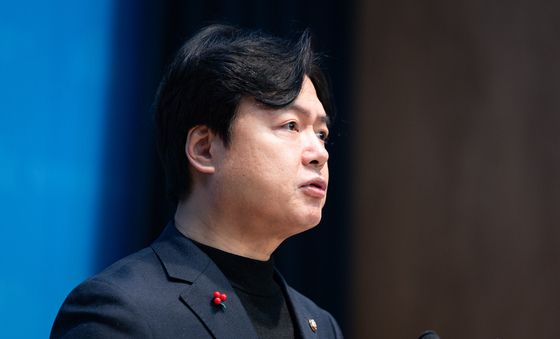 브리핑하는 김현정 민주당 원내대변인