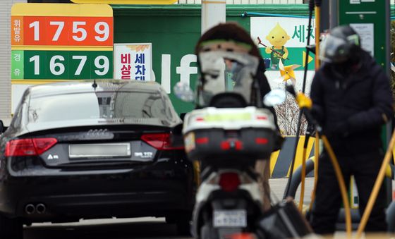 3주 연속으로 하락한 주유소 기름값