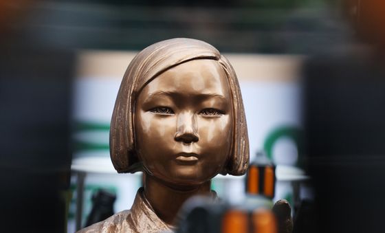 '위안부 합의' 10년…한일, 훈풍 불지만 과거사 문제는 여전히 제자리