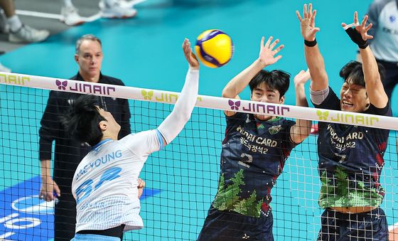 공격 시도하는 임재영