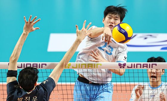 김민재 '공격이다'