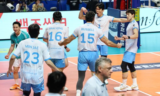 대한항공, 우리카드 상대 승리