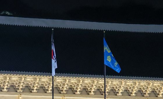 봉황기 게양으로 '청와대 시대' 재개