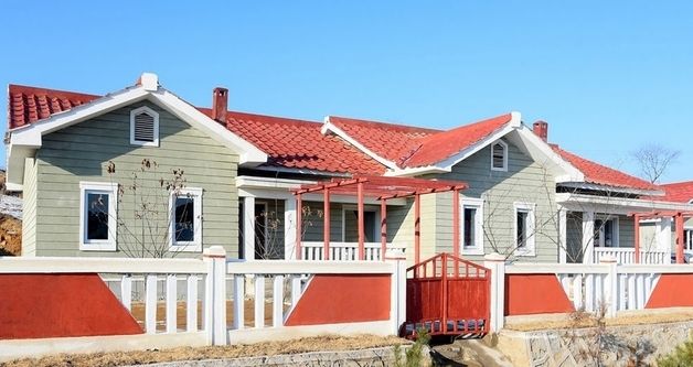 북한, 정주시·박천군·운전군 주민들에게 '살림집이용허가증' 전달