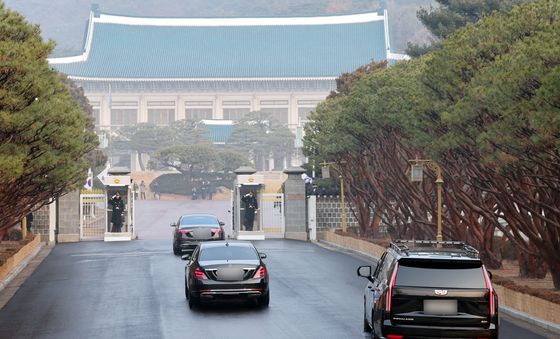 청와대로 향하는 이재명 대통령 차량