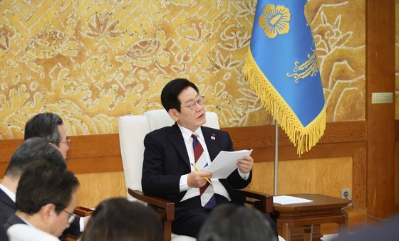 청와대에서 차담하는 이재명 대통령