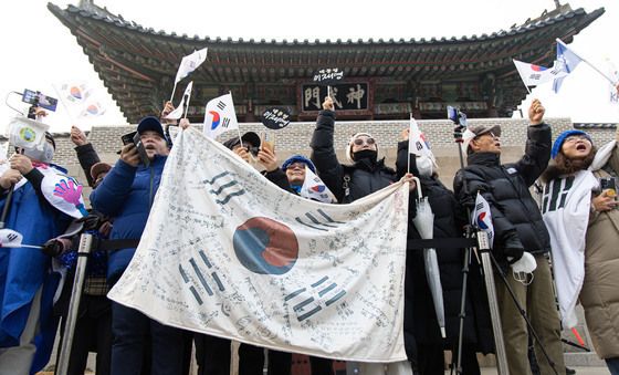 이재명 대통령 청와대 첫 출근 응원
