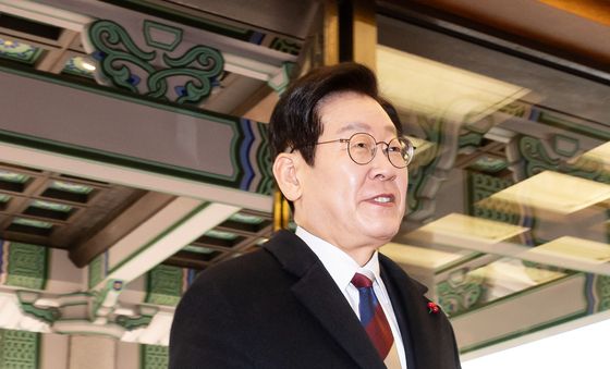 청와대 첫 출근하는 이재명 대통령