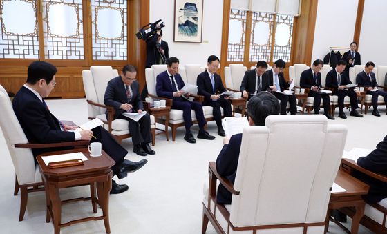 청와대에서 차담 갖는 이재명 대통령