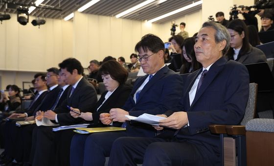 수사 결과 브리핑 앞둔 민중기 특검