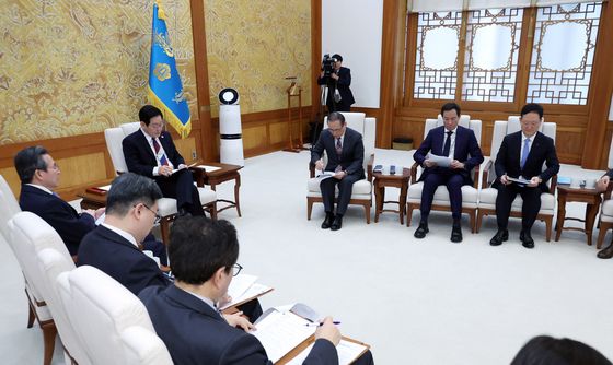 이재명 대통령, 참모진들과 차담