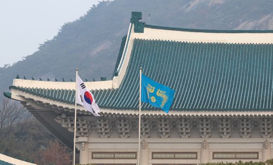 청와대에 게양된 봉황기