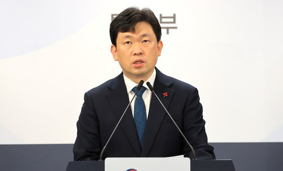 정례브리핑하는 윤민호 통일부 대변인