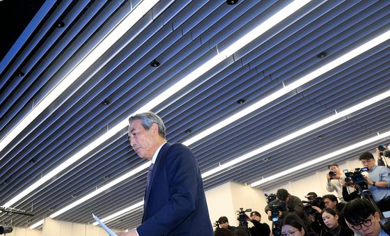 브리핑 나서는 민중기 특검