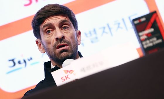 '데이터 축구 귀재' 세르지우 코스타, 제주SK FC 감독 공식 취임