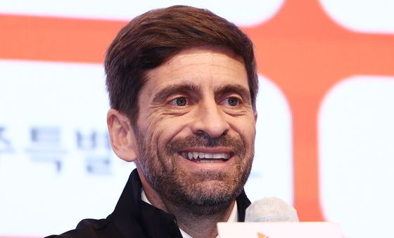 취임 소회 밝히는 세르지우 코스타 제주SK FC 감독