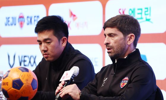 각오 밝히는 세르지우 코스타 제주SK FC 감독